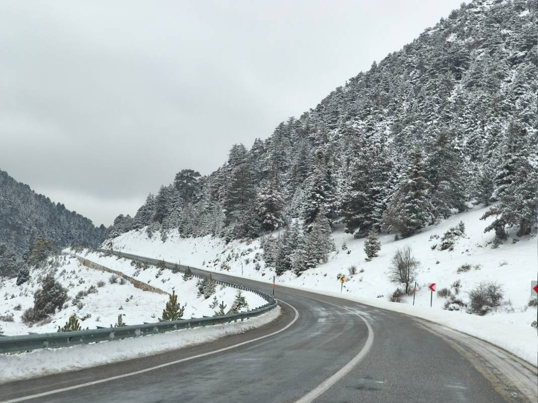 Konya’nın kar altındaki yaylası bir masal diyarına dönüştü 6